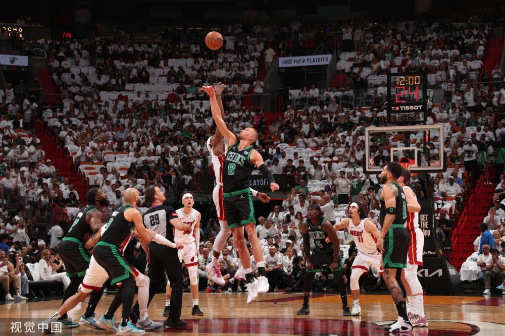 按兵不动 按兵不动