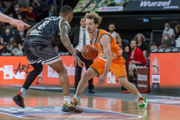 场均贡献接 场均贡献接